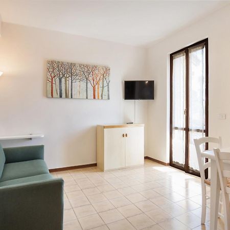 Apartment Rosa Cinderella Lazise Bagian luar foto