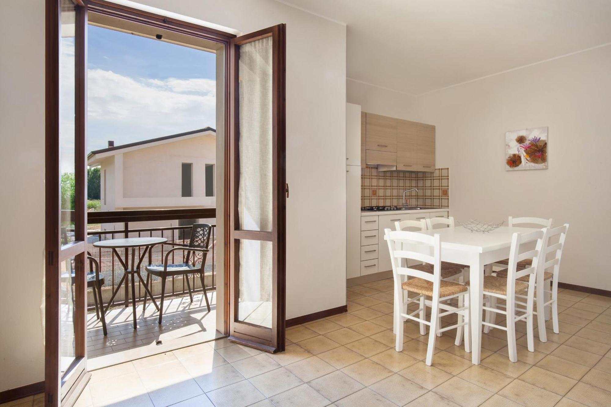 Apartment Rosa Cinderella Lazise Bagian luar foto
